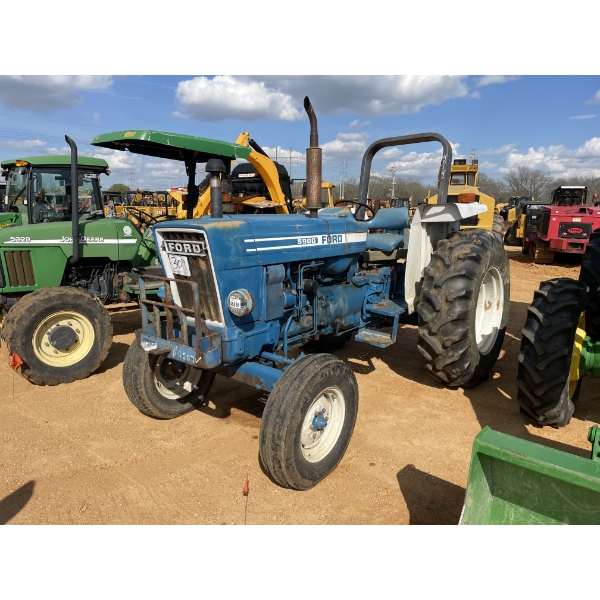 FORD 5900 Farm Tractor