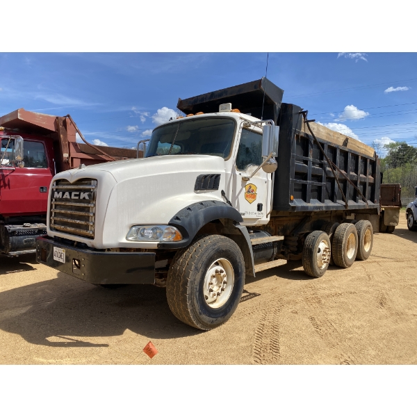 2006 MACK CT713 Dump Truck