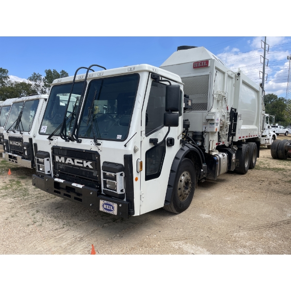 2023 MACK LR64 Garbage / Sanitation Truck