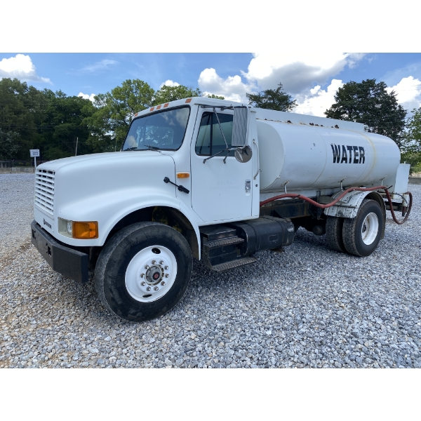 1990 INTERNATIONAL 4900 Water Truck