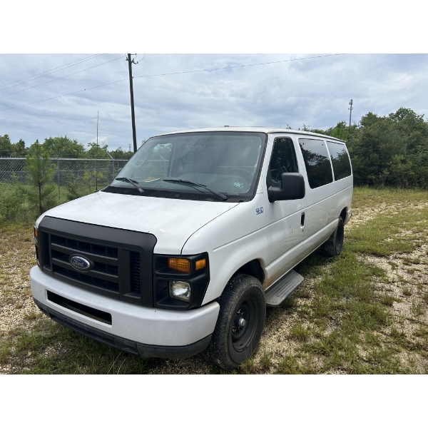 2009 FORD E250 Cargo Van