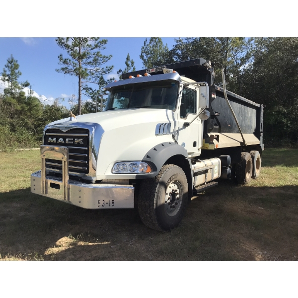 2018 MACK GU813 Dump Truck