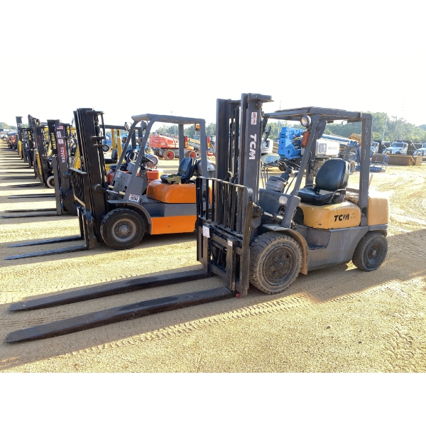 TCM FD30Z5T Forklift - Mast