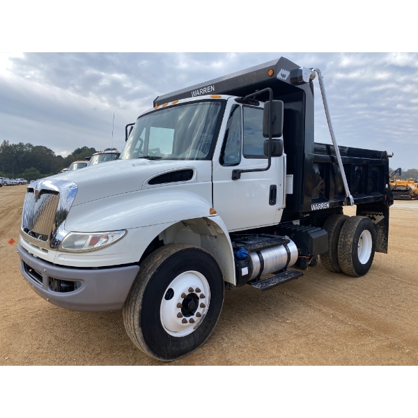 2016 INTERNATIONAL 4400 Dump Truck