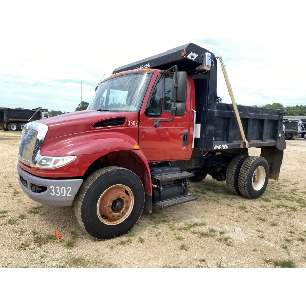 2016 INTERNATIONAL 7400 Dump Truck