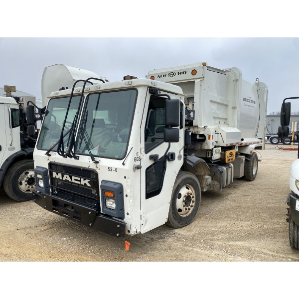 2020 MACK LR42 Garbage / Sanitation Truck
