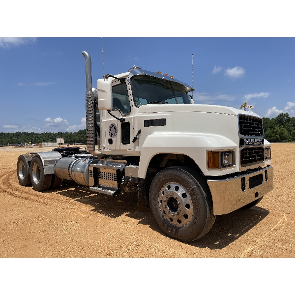 2024 MACK PI64T Day Cab Truck