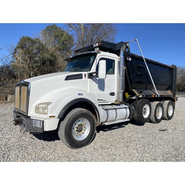 2017 KENWORTH T880 Dump Truck