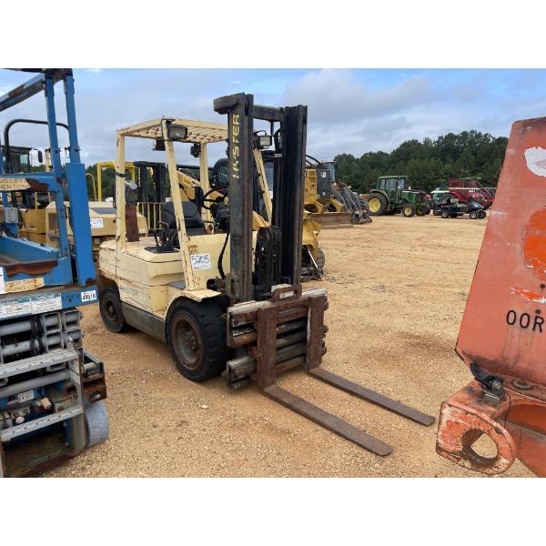 HYSTER H60XM Forklift - Mast