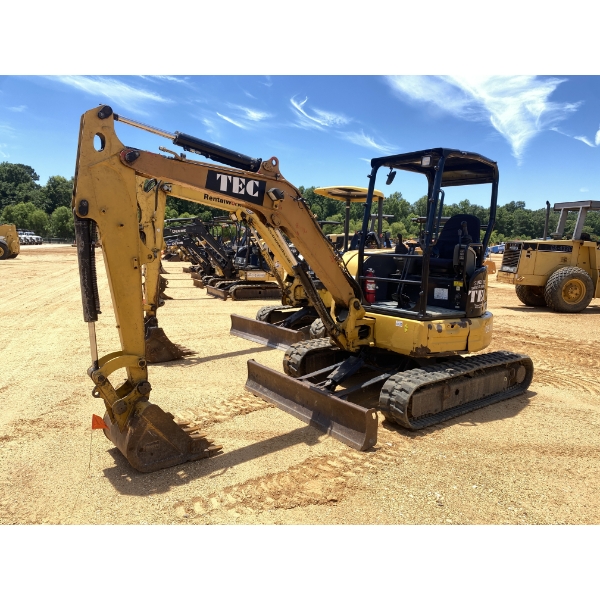 2016 CAT 303.5E2 CR Excavator - Mini