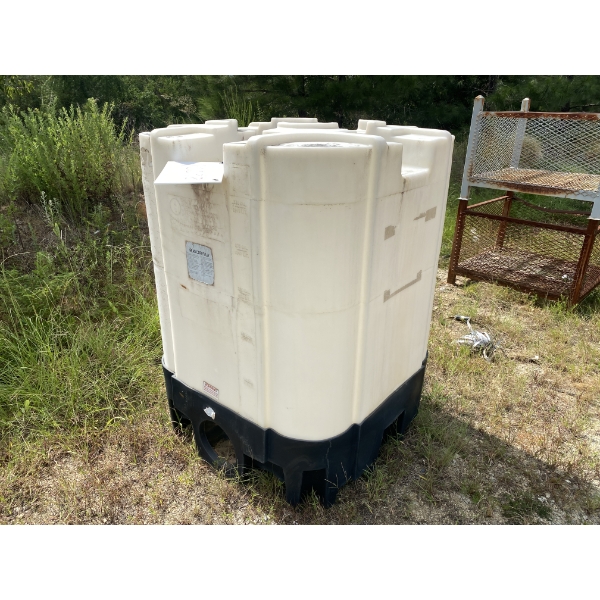 330 GALLON PLASTIC TANK