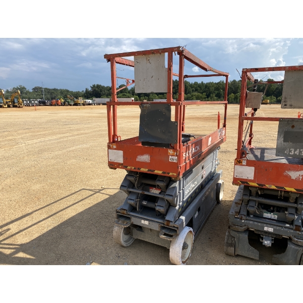 2015 SKYJACK SJIII 3226 Scissor Lift
