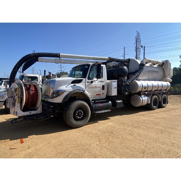 2013 INTERNATIONAL 7500 Vacuum Truck