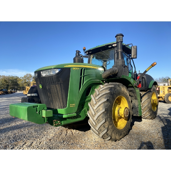 2021 JOHN DEERE 9620R Scraper Tractor