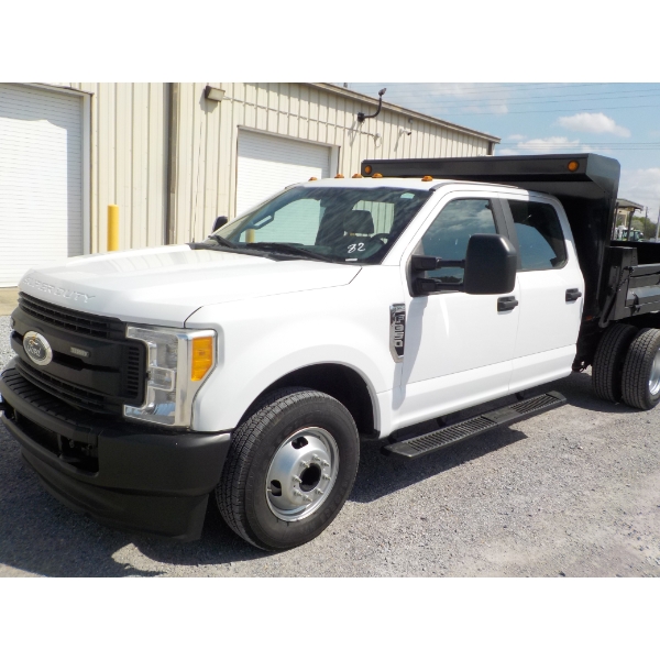 2017 FORD F350 XL Flatbed Dump Truck