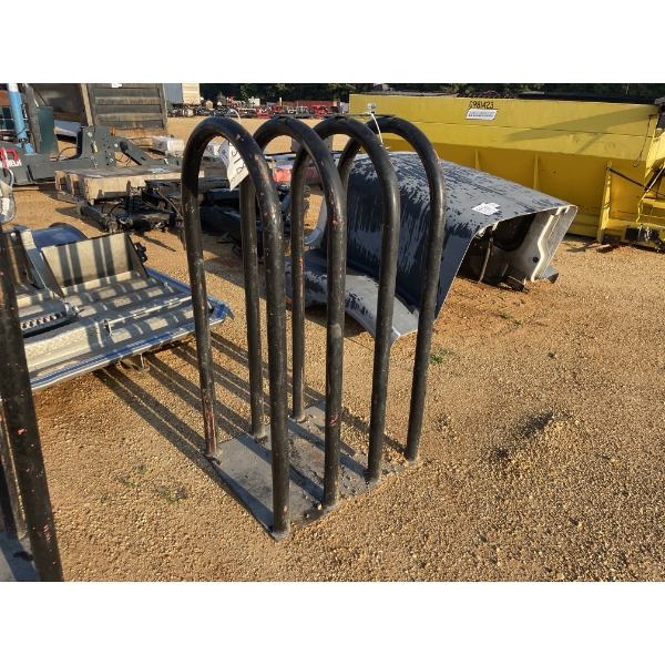 Truck tire inflation cage