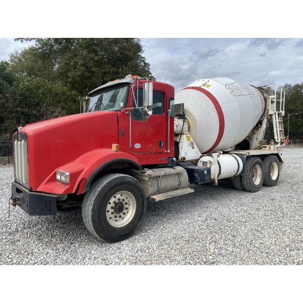 2017 KENWORTH T800 Concrete Mixer / Pump Truck