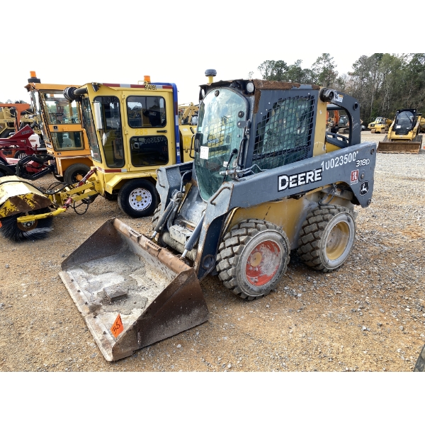 2010 JOHN DEERE 318D Skid Steer Loader - Wheel