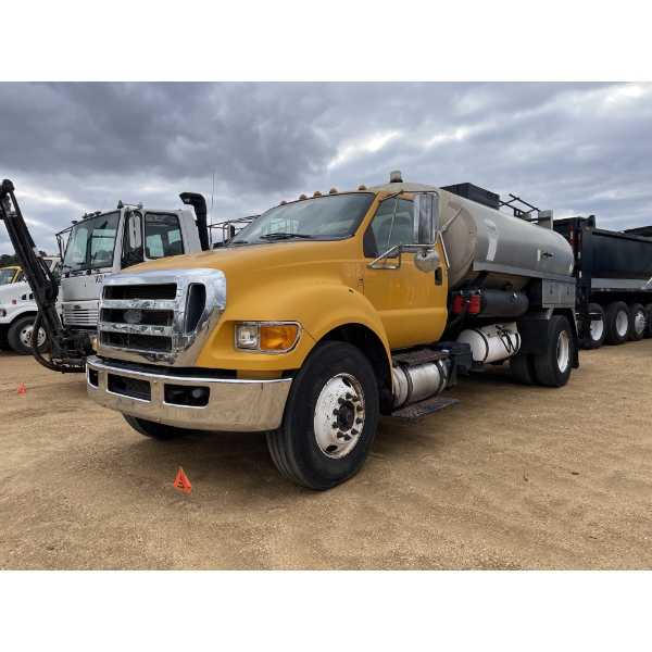2013 FORD F750 Asphalt Distributor Truck