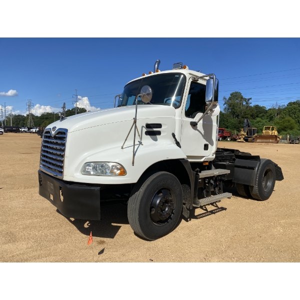 2007 MACK CXN612 Day Cab Truck