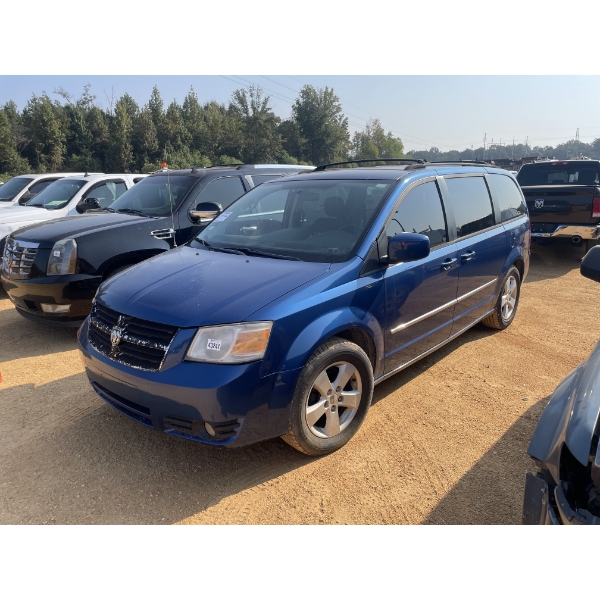 2010 DODGE CARAVAN Passenger Van