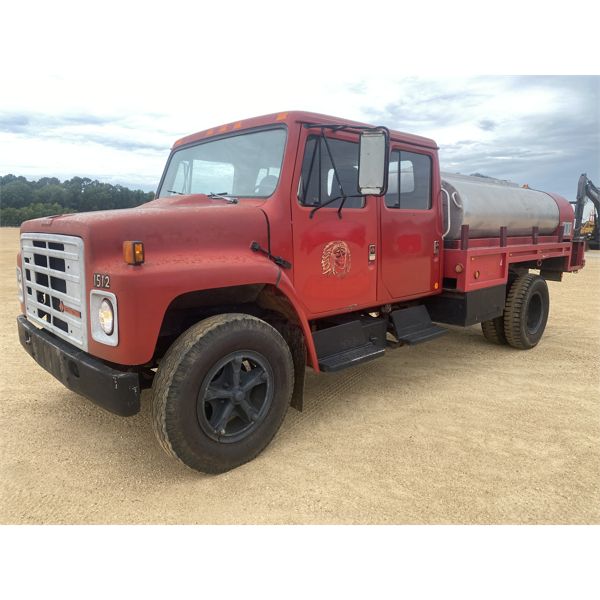 1987 INTERNATIONAL 1754 Water Truck