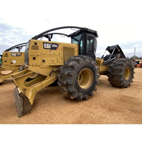 2016 CAT 525D Skidder