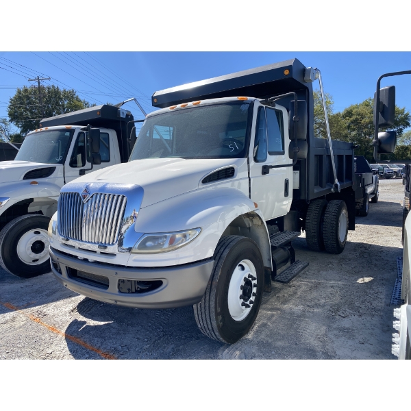 2015 INTERNATIONAL 7400 Dump Truck