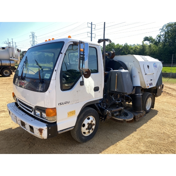 2004 ISUZU NPR Sweeper Truck