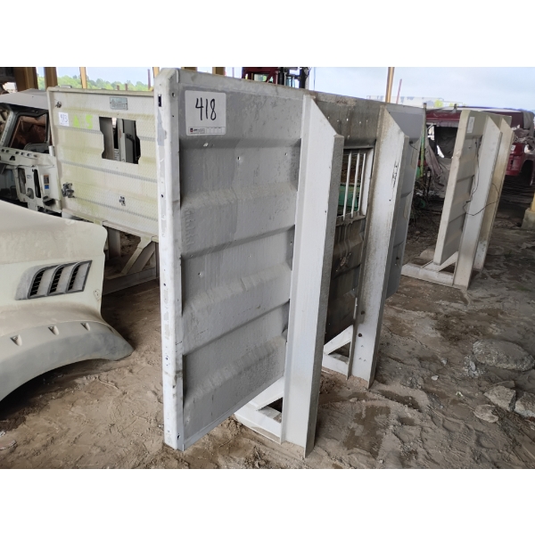 MERRITT ALUMINUM HEADACHE RACK