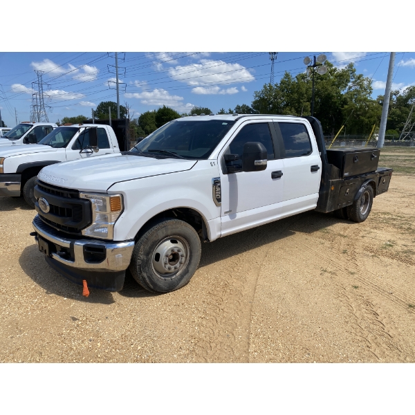 2022 FORD F350 XL Flatbed Truck