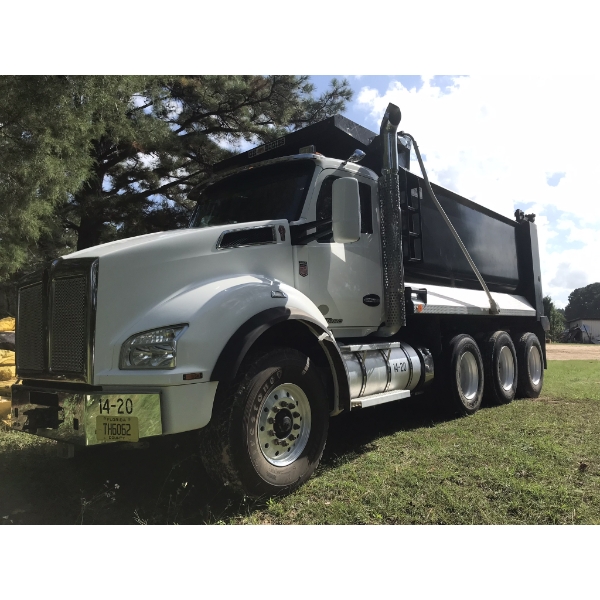 2020 KENWORTH T880 Dump Truck