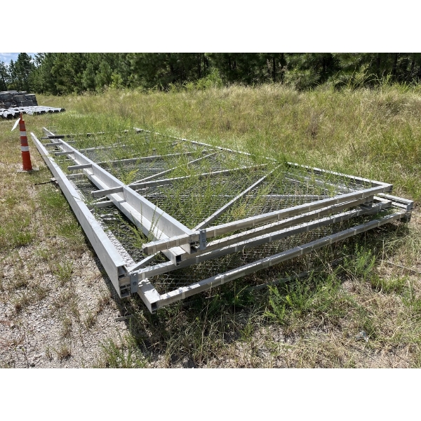 (4) 37' ALUMINUM GATES W/ CHAIN LINK