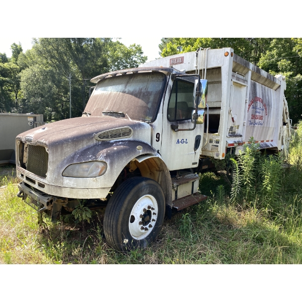 2010 FREIGHTLINER M2 Garbage / Sanitation Truck