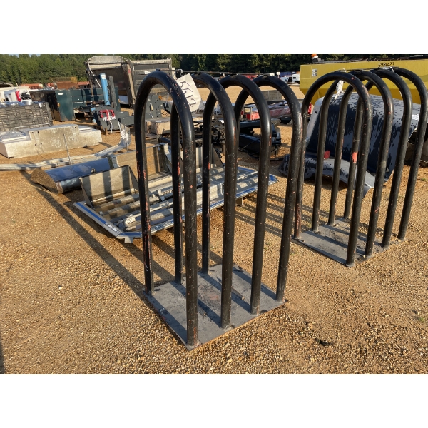 Truck tire inflation cage