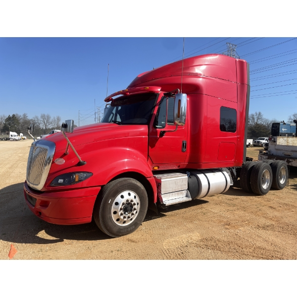 2018 INTERNATIONAL PROSTAR+ 122 Sleeper Truck