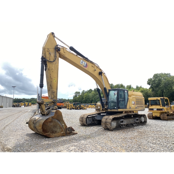 2022 CAT 352 Excavator