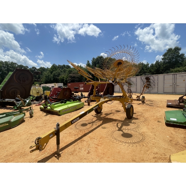VERMEER VR820 Hay Rake