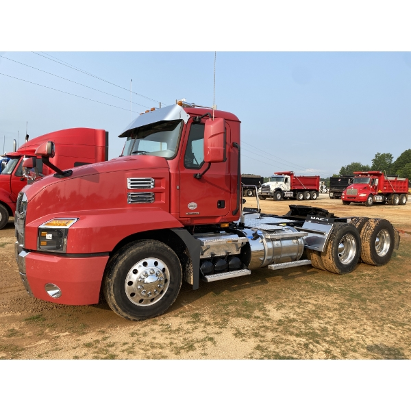 2019 MACK AN64T Day Cab Truck