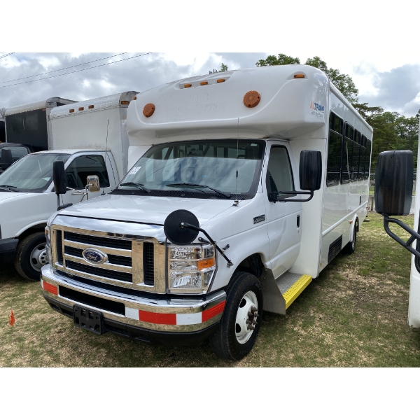 2019 FORD E450 Bus