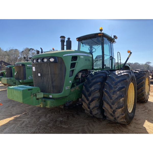 2007 JOHN DEERE 9530 Scraper Tractor