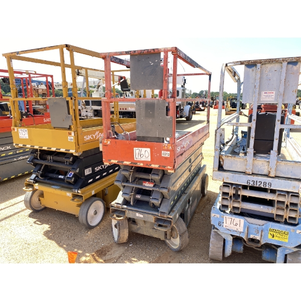 SKYJACK SJIII 3226 Scissor Lift