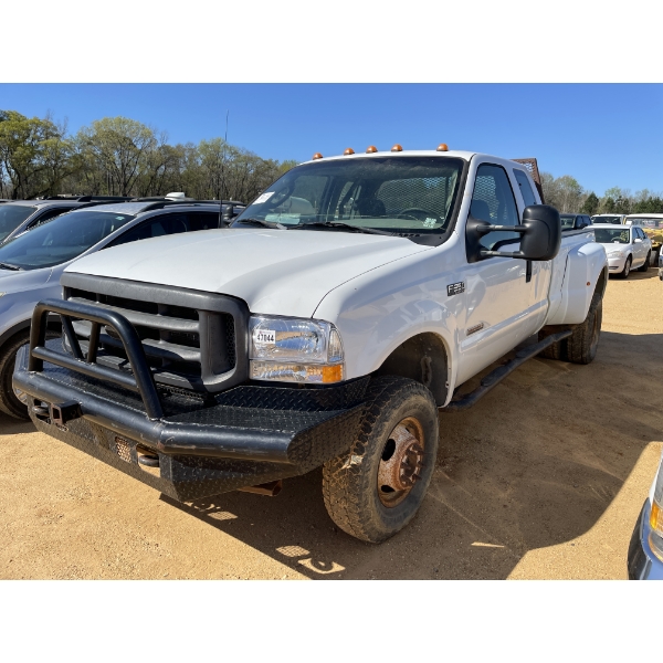 2003 FORD F350 XL Pickup Truck