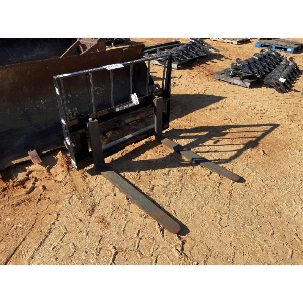 COMPLETE FORKLIFT ASSEMBLY Loader Attachments