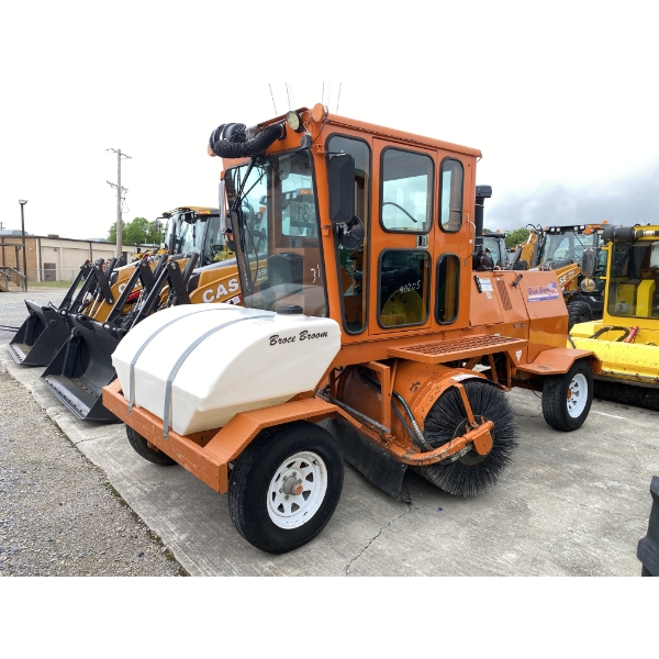 2019 BROCE RJT350 Broom