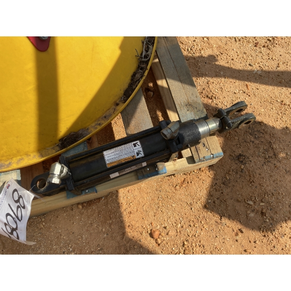 HYDRAULIC CYLINDER