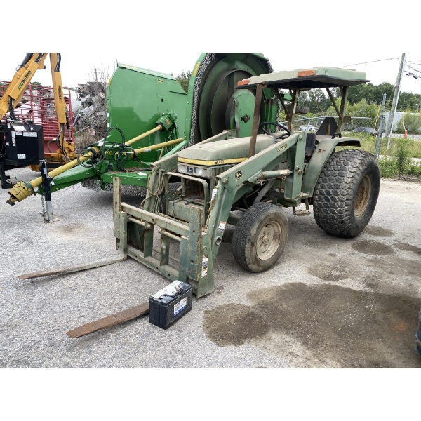 1991 JOHN DEERE 970 Farm Tractor