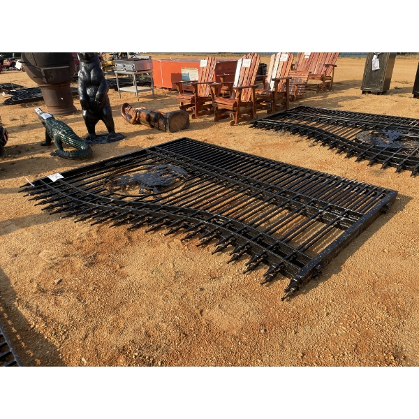 16' DEER SCENE BI-PARTING GATE