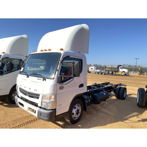 2017 MITSUBISHI FUSO FE160 Cab and Chassis Truck