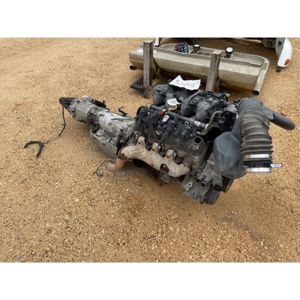 V8 ENGINE W/ TRANSMISSION